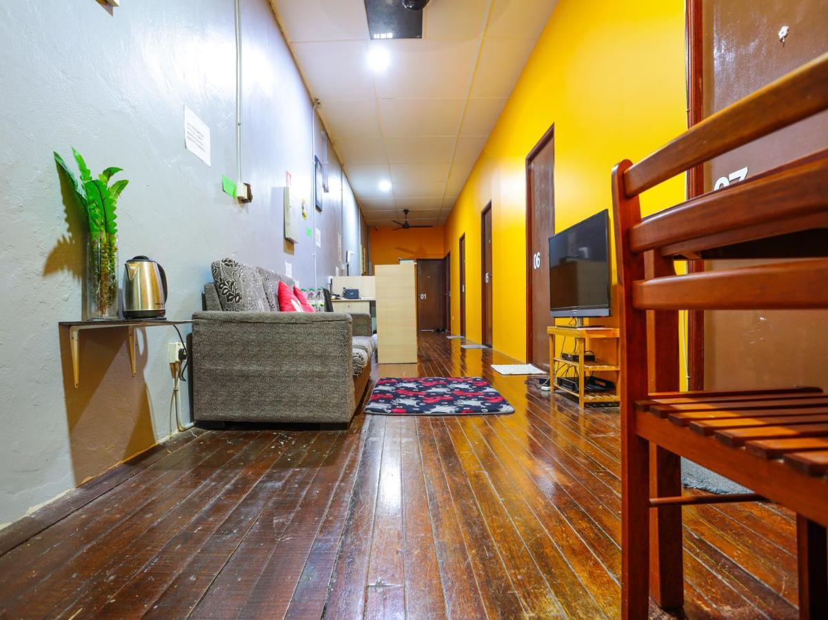 מלון קוצ'ינג Spot On 90610 Loft Waterfront מראה חיצוני תמונה